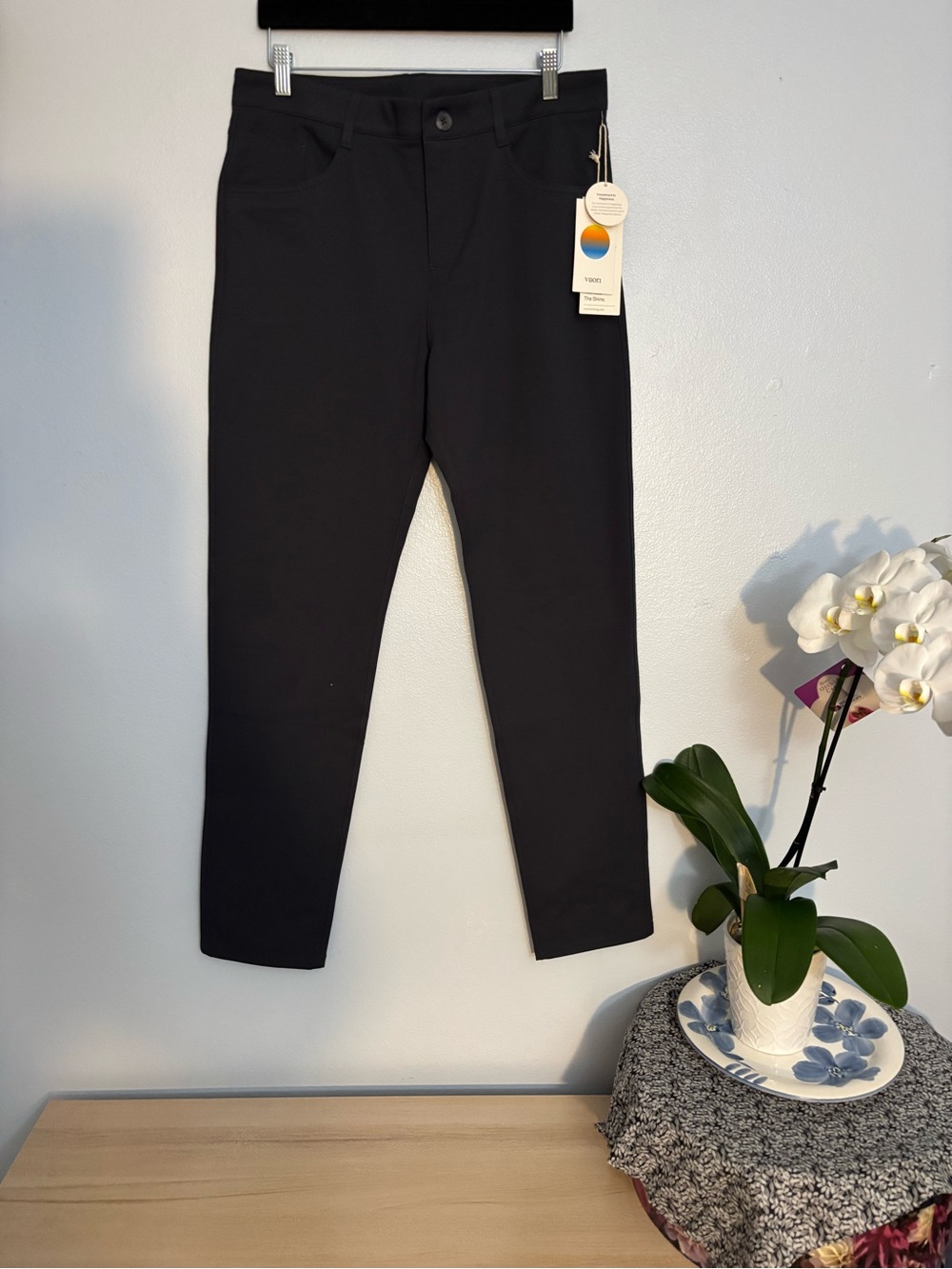Vuori Men's Charcoal Flat-Front Everyday pants - Picture 2 of 4